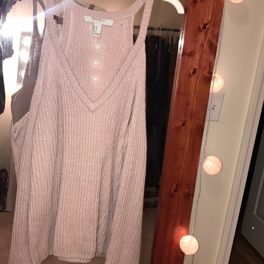 Knit no shoulder v neck sweater soft pink ✨
